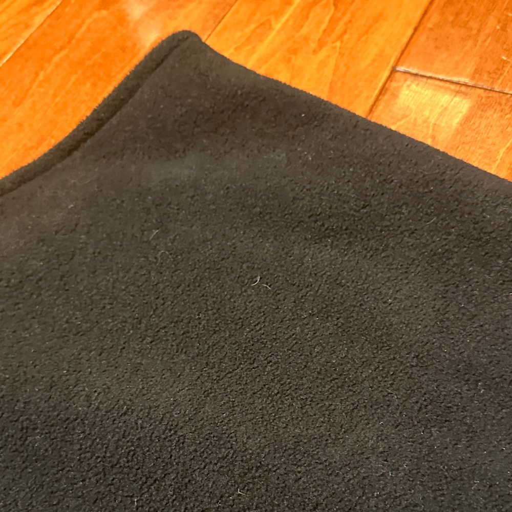 Liz Claiborne Black Cape with Fur Trim - Picture 5 of 5